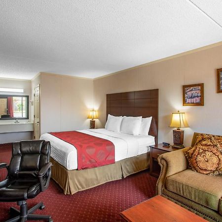 Ramada By Wyndham Branson Motel Bagian luar foto