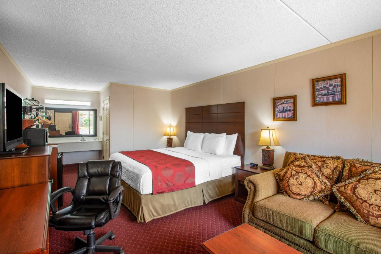 Ramada By Wyndham Branson Motel Bagian luar foto