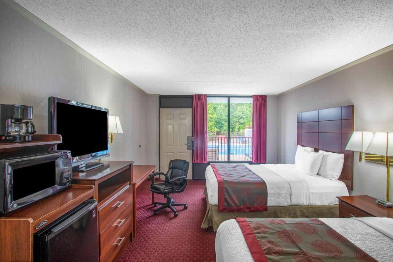 Ramada By Wyndham Branson Motel Bagian luar foto
