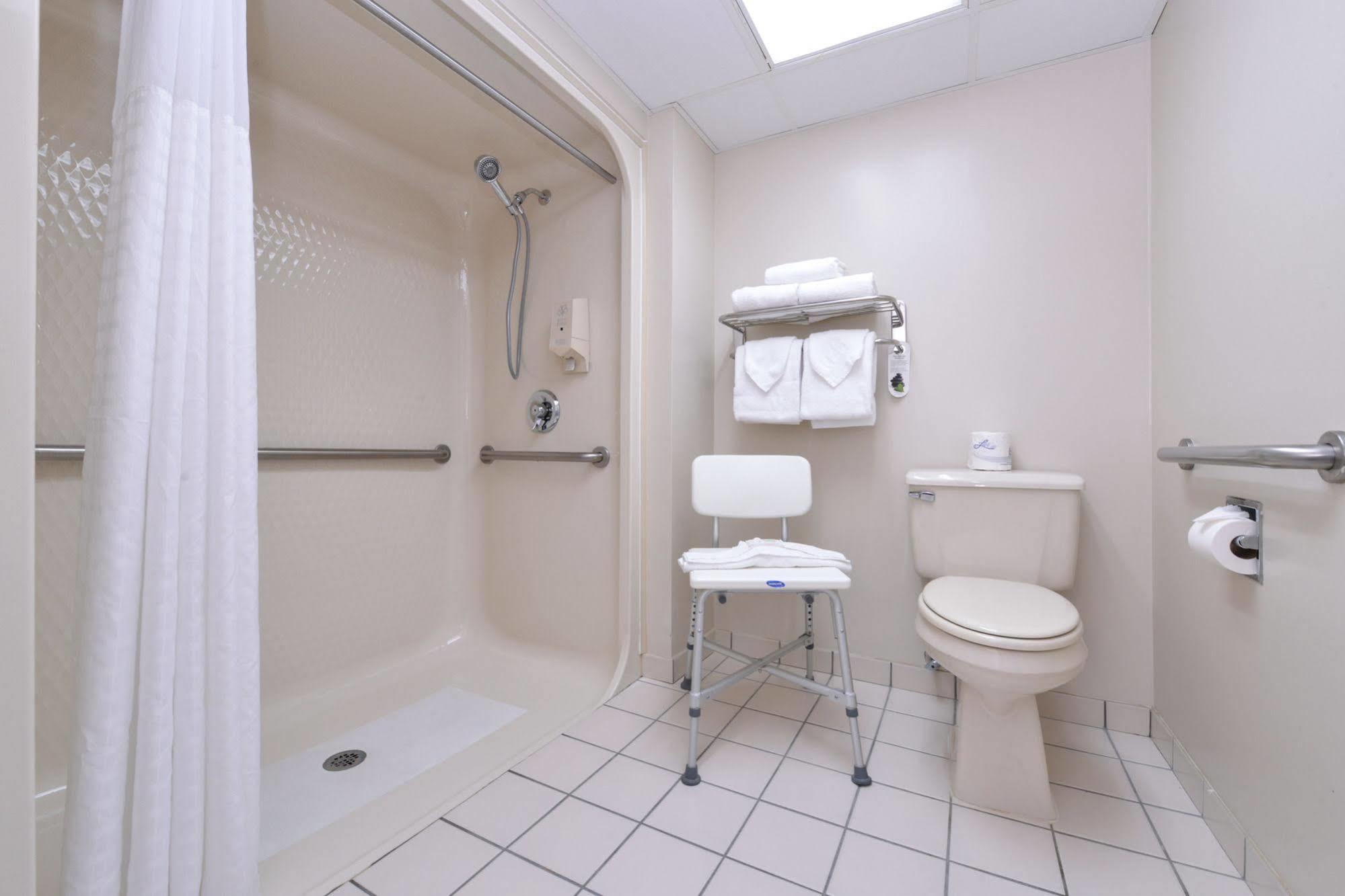 Ramada By Wyndham Branson Motel Bagian luar foto