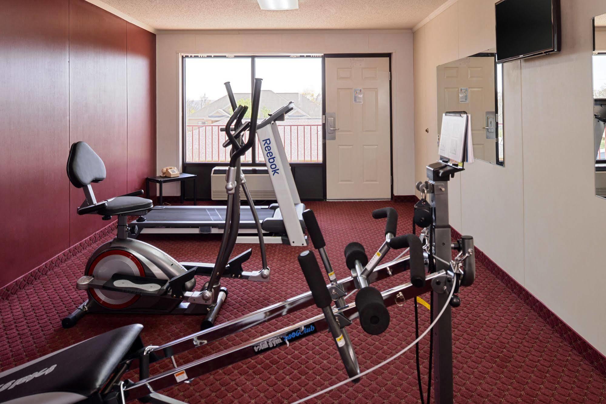 Ramada By Wyndham Branson Motel Bagian luar foto