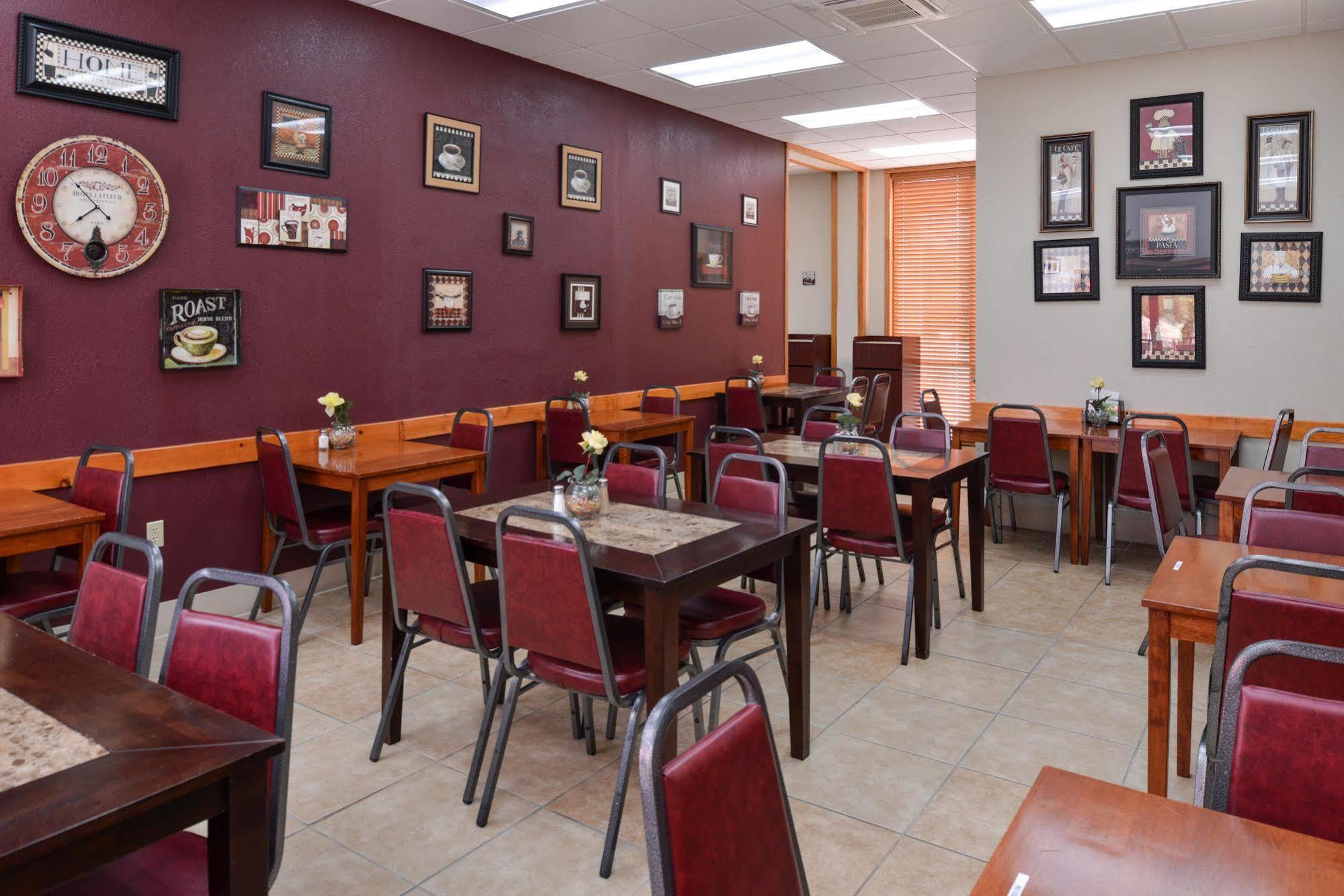 Ramada By Wyndham Branson Motel Bagian luar foto