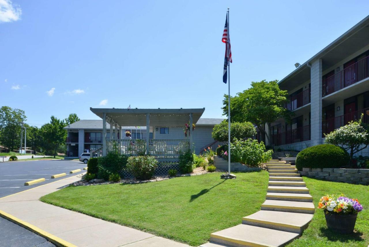 Ramada By Wyndham Branson Motel Bagian luar foto